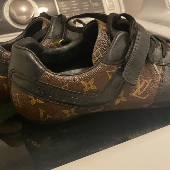 Louis Vuitton Men's Sneakers - Picture 7 of 11
